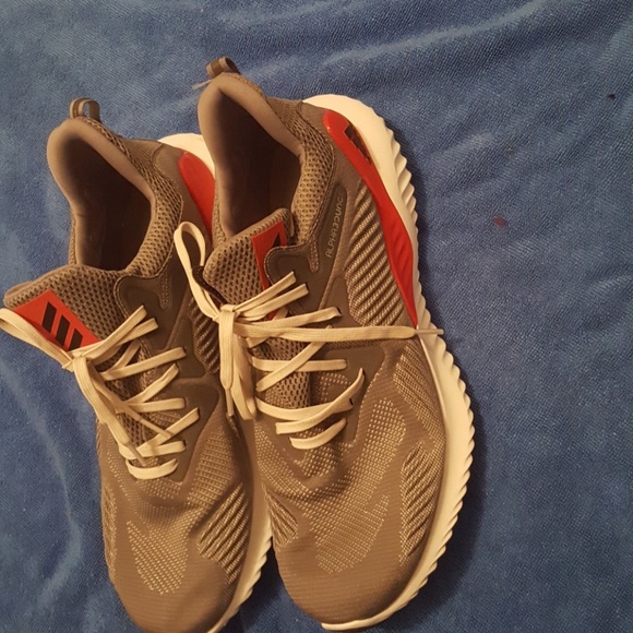 Running Shoes - Picture 2 of 4
